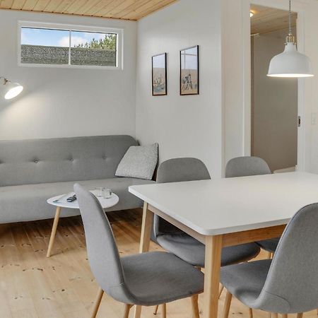 2 Bedroom Gorgeous Apartment In Vaeggerlose Bøtø By Buitenkant foto