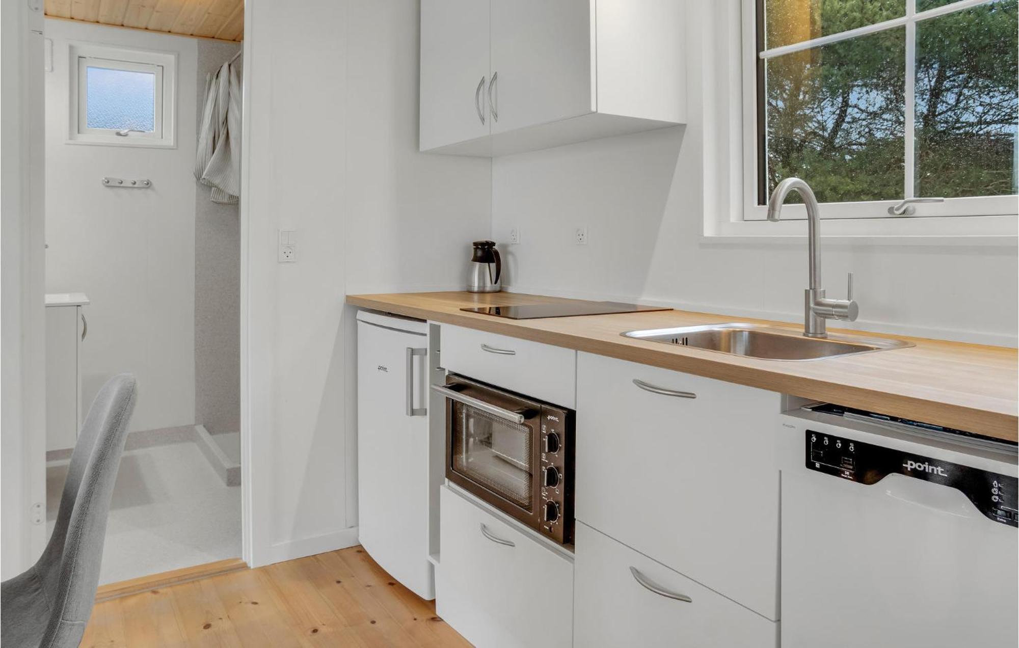 2 Bedroom Gorgeous Apartment In Vaeggerlose Bøtø By Buitenkant foto